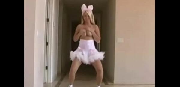  Alison Angels Bunny Dance -